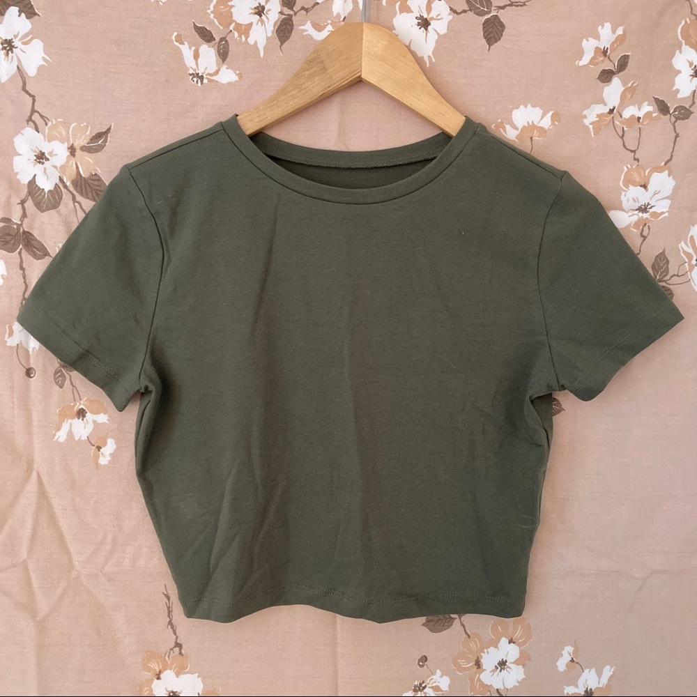 Wild Fable Cropped T-shirt - M